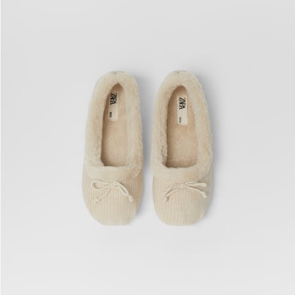 NWT Zara Size 12 toddler faux fur slippers - Picture 2 of 2